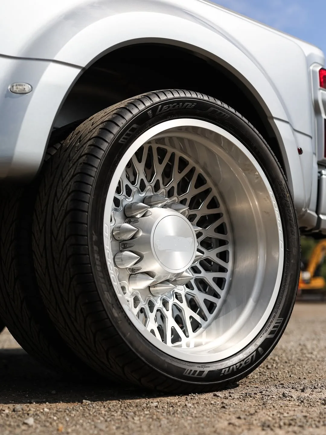 Custom Luxury Brush Gray Forged Alloy Dually Rim For Ford Sierra 20 8x165.1 8x170 8x180 8x200 8x210 10x225 22 Inch Wheel Rim